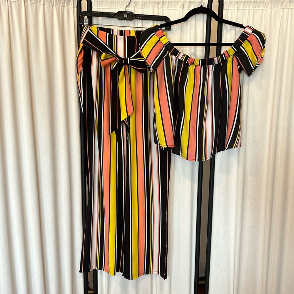 2 Piece Guess Multicolor Striped Off the Shoulder Top with Wide Leg Pants Size M